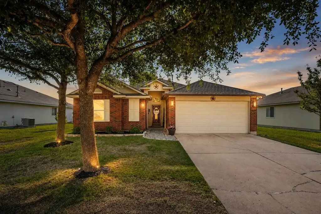 303 Mccoy Lane, Hutto