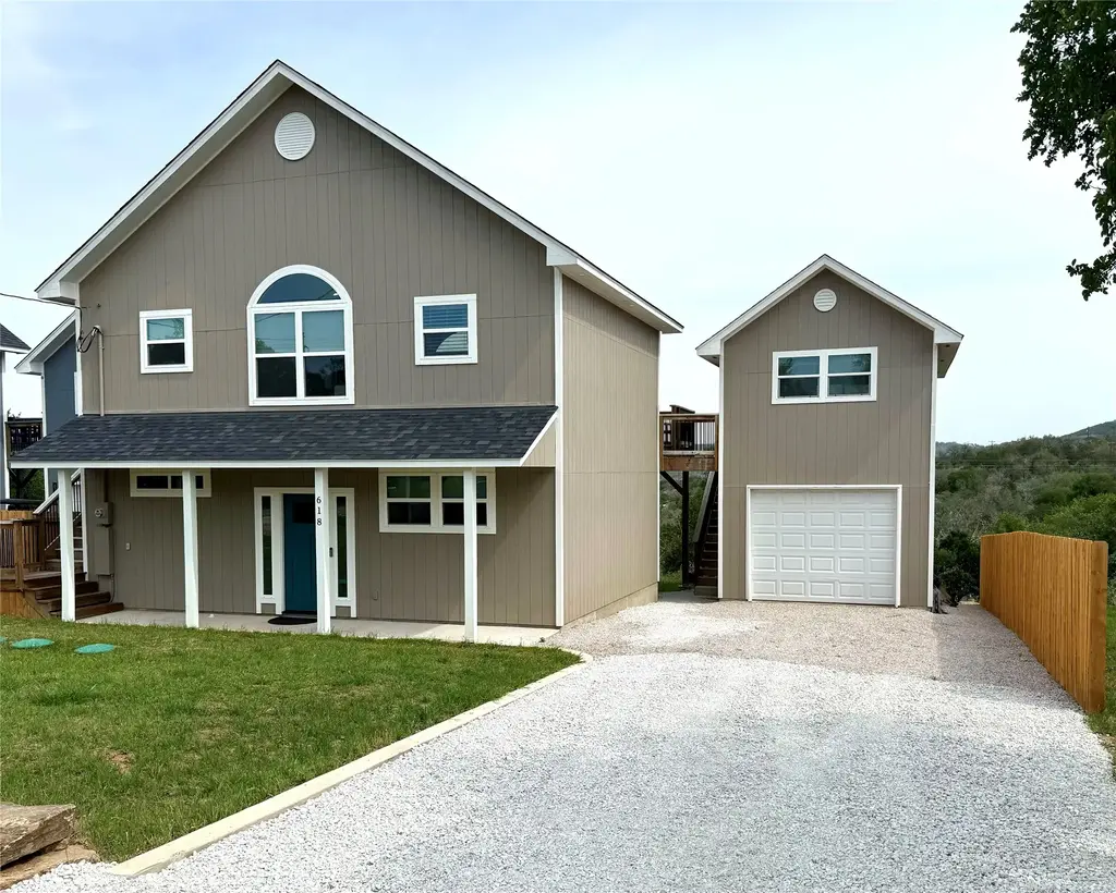 618 Hill Street, Burnet