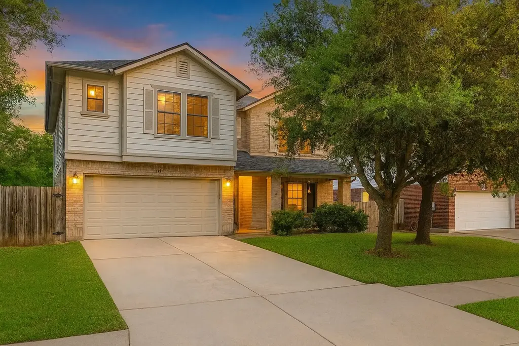 144 Vicksburg Loop, Elgin