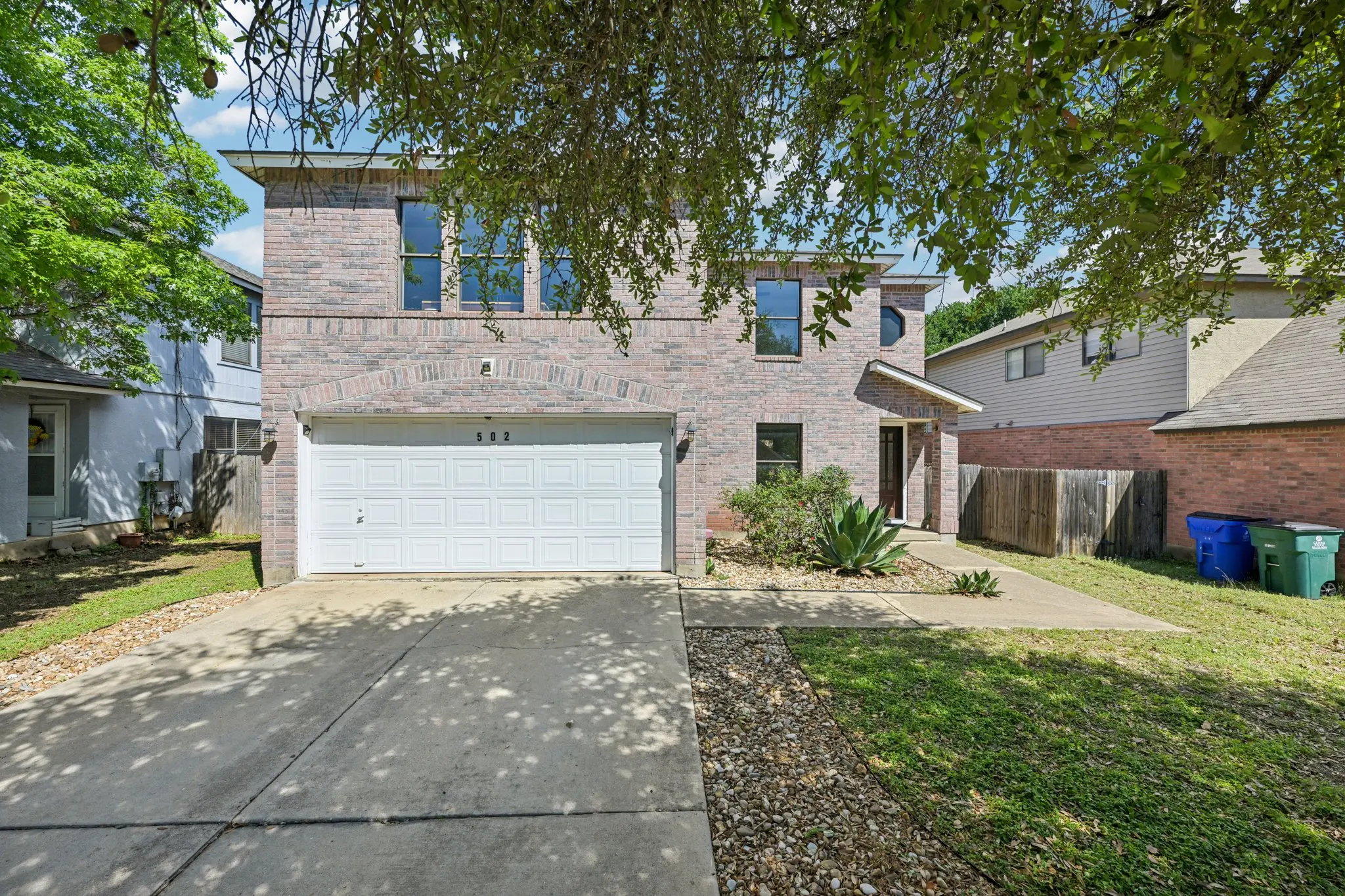 Photo of Listing #2327805