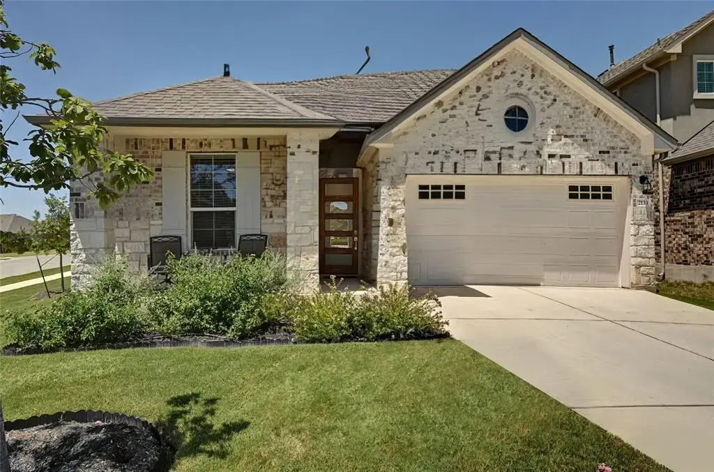 2133 Alamar Walk, Leander