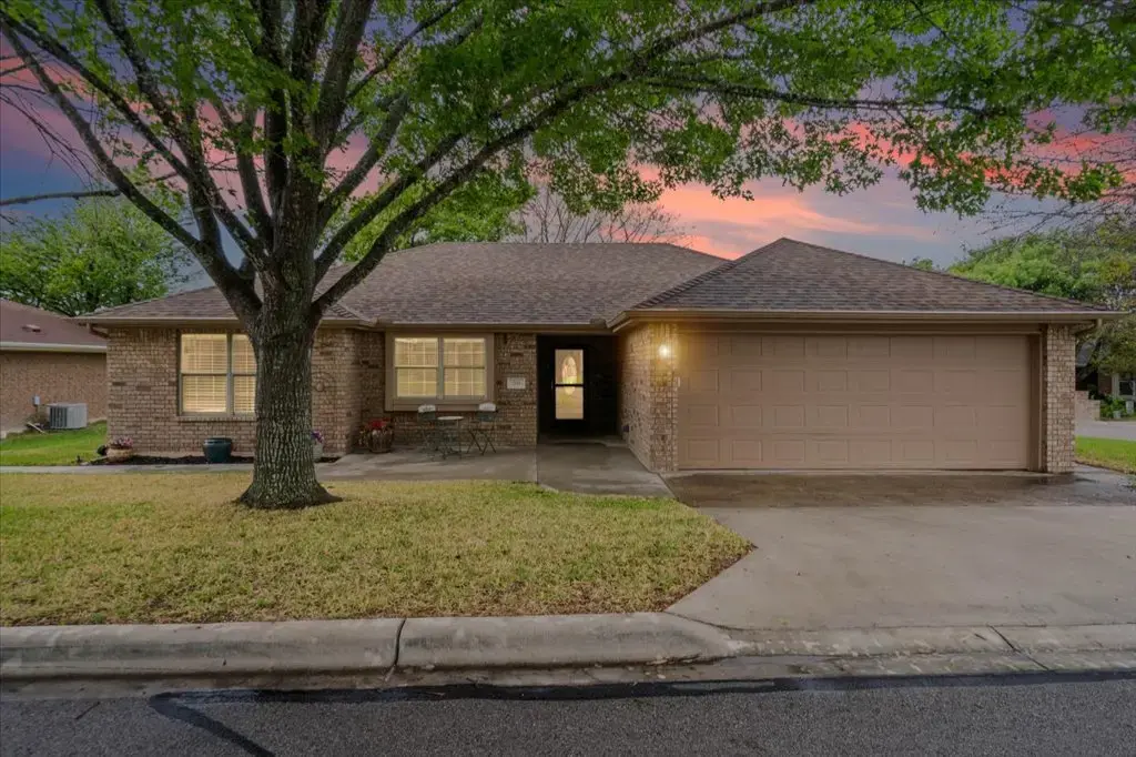 710 Cottonwood Drive, Burnet