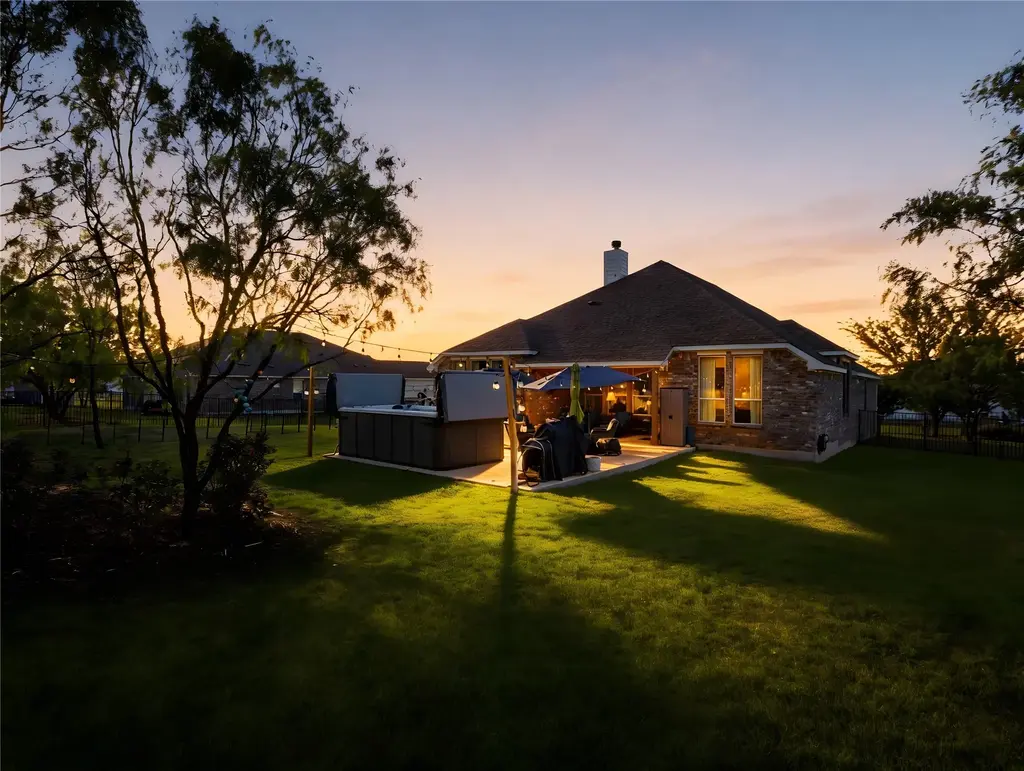 316 Raptor Beak Way, Cedar Creek