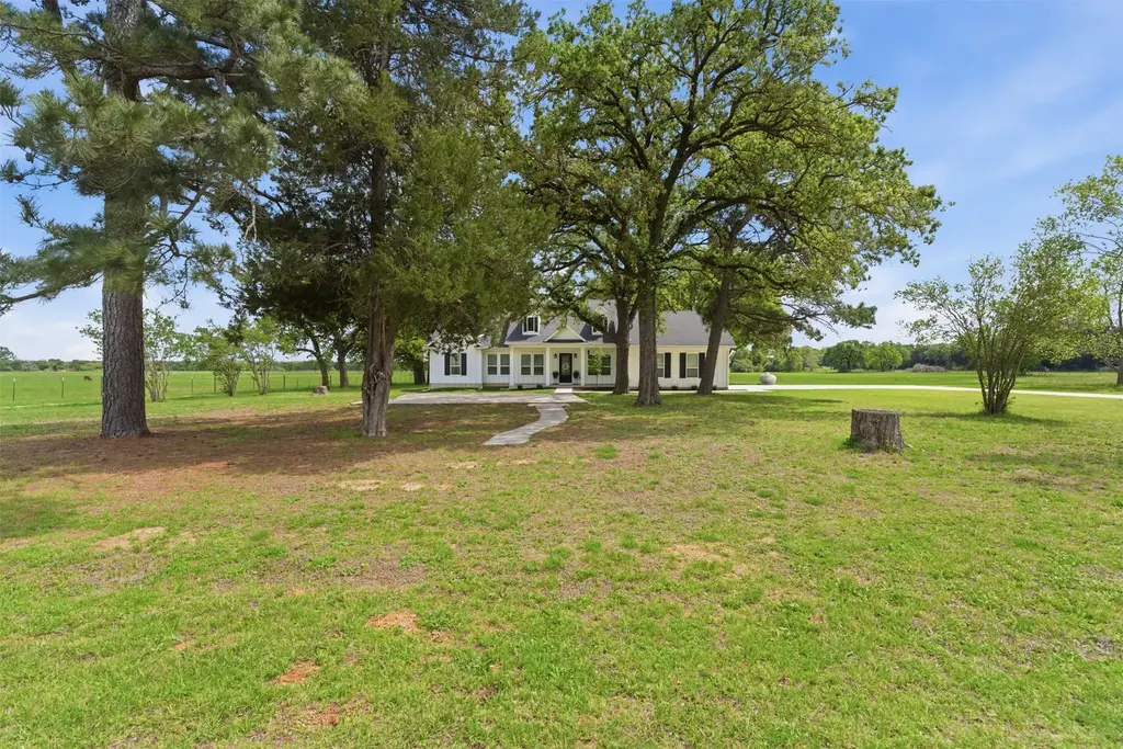 1145 W County Road 415, Lexington