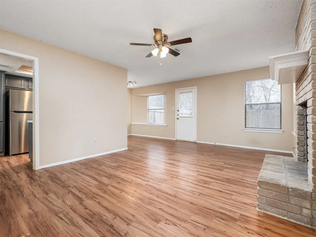 706 Rollingway Drive B, Round Rock