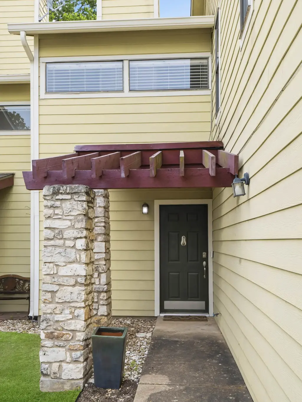 512 Eberhart Lane 204, Austin