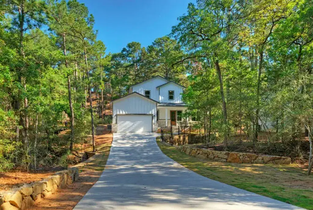 108 Huelo Court, Bastrop