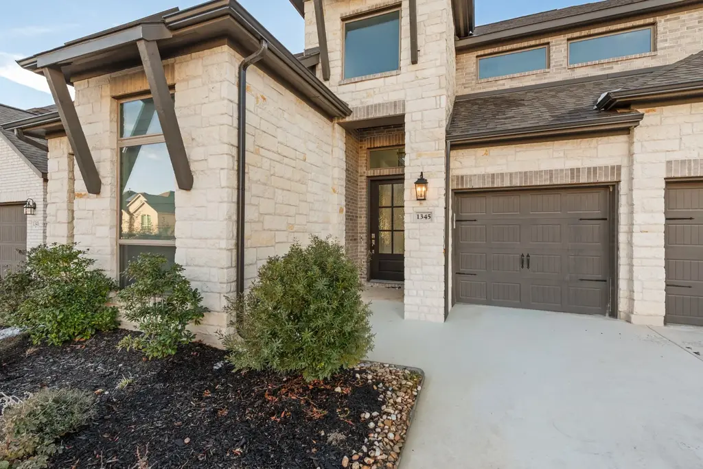 1345 Golden Celebration Bend, Leander