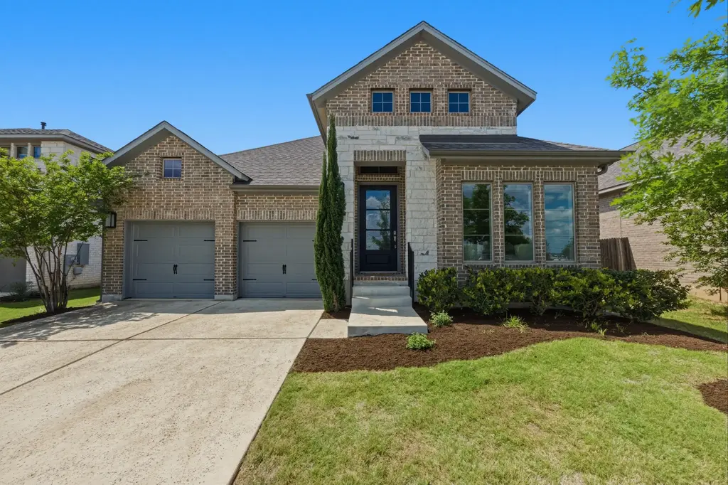417 Francis Lottie Drive, Buda