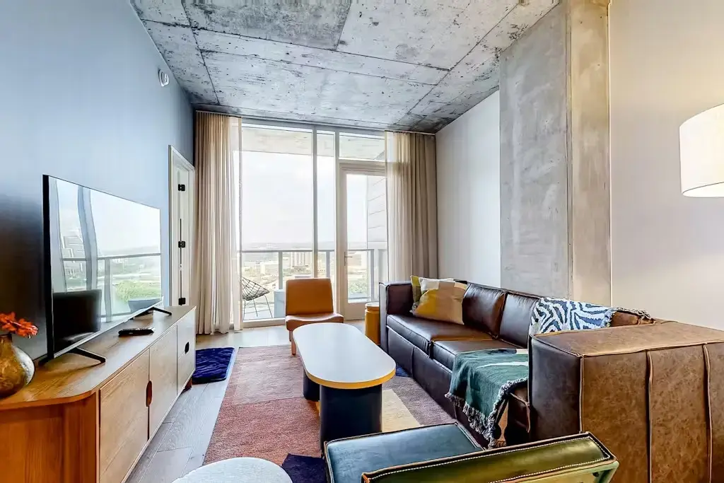 48 East Avenue 2411, Austin