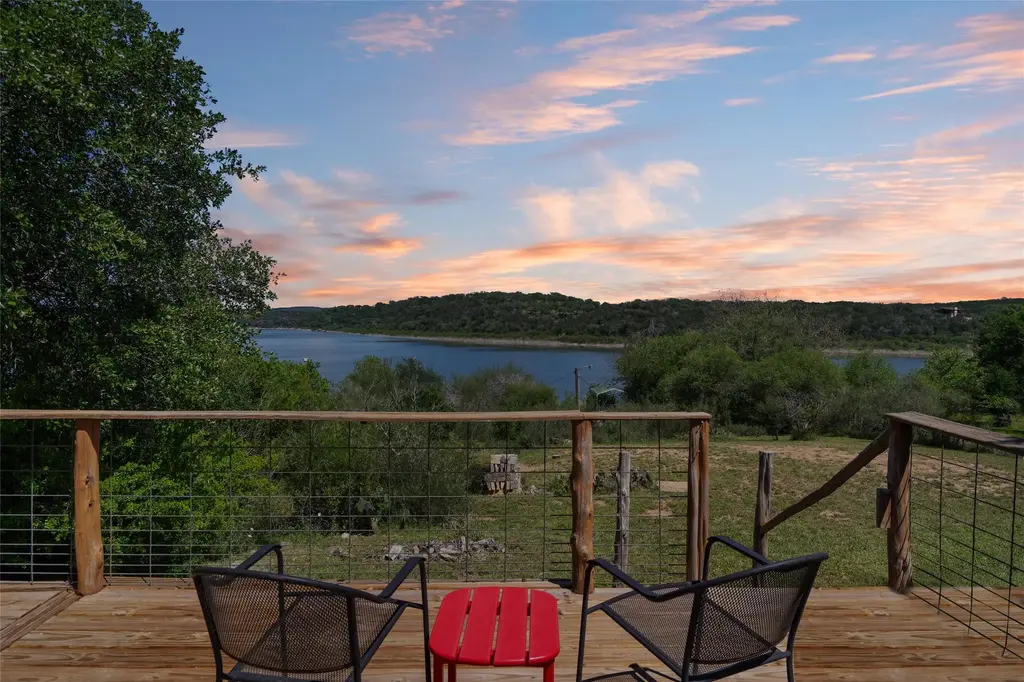 117 Lake View Drive, Spicewood
