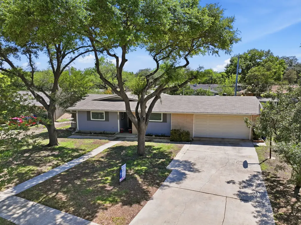 222 Sonata Drive, San Antonio