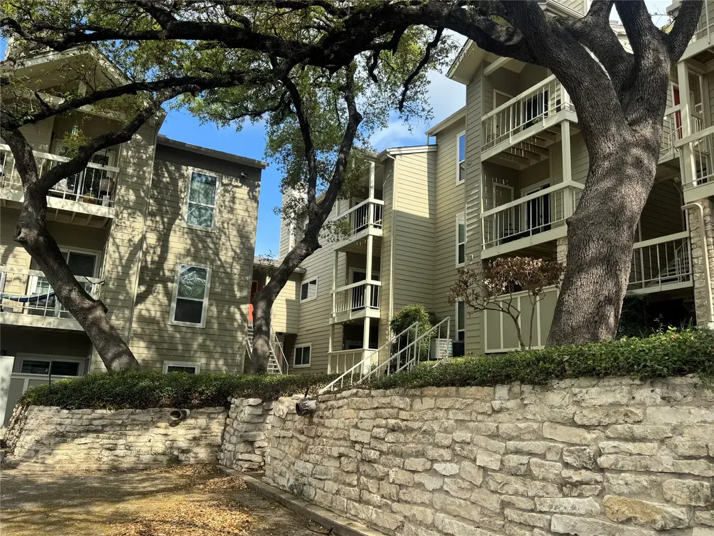 114 E 31st Street 209, Austin