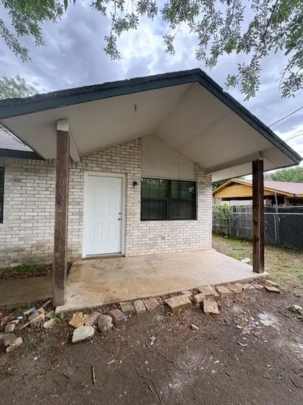 606 Guadalimar Street, Lockhart