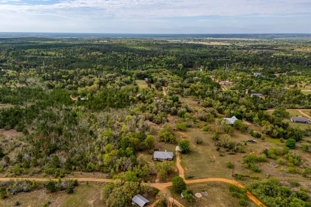 185 E Broken Tree Lane, Smithville
