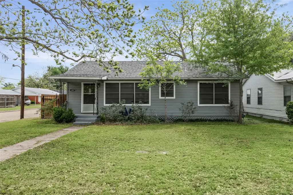 1507 N Cleveland Avenue, Cameron
