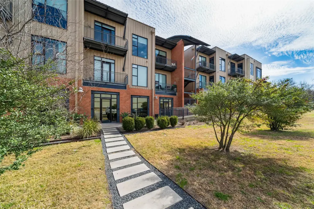 2525 S Lamar Boulevard 304, Austin