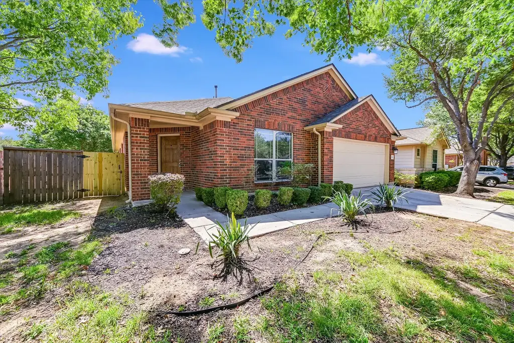 702 Bent Wood Place, Round Rock