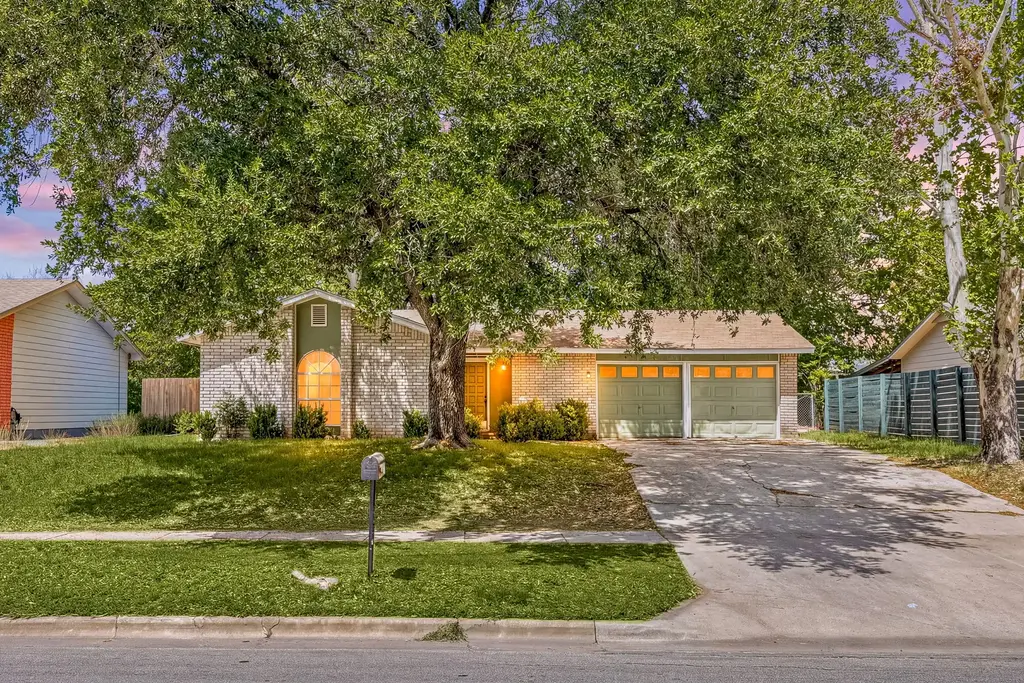 2412 E Stassney Lane, Austin