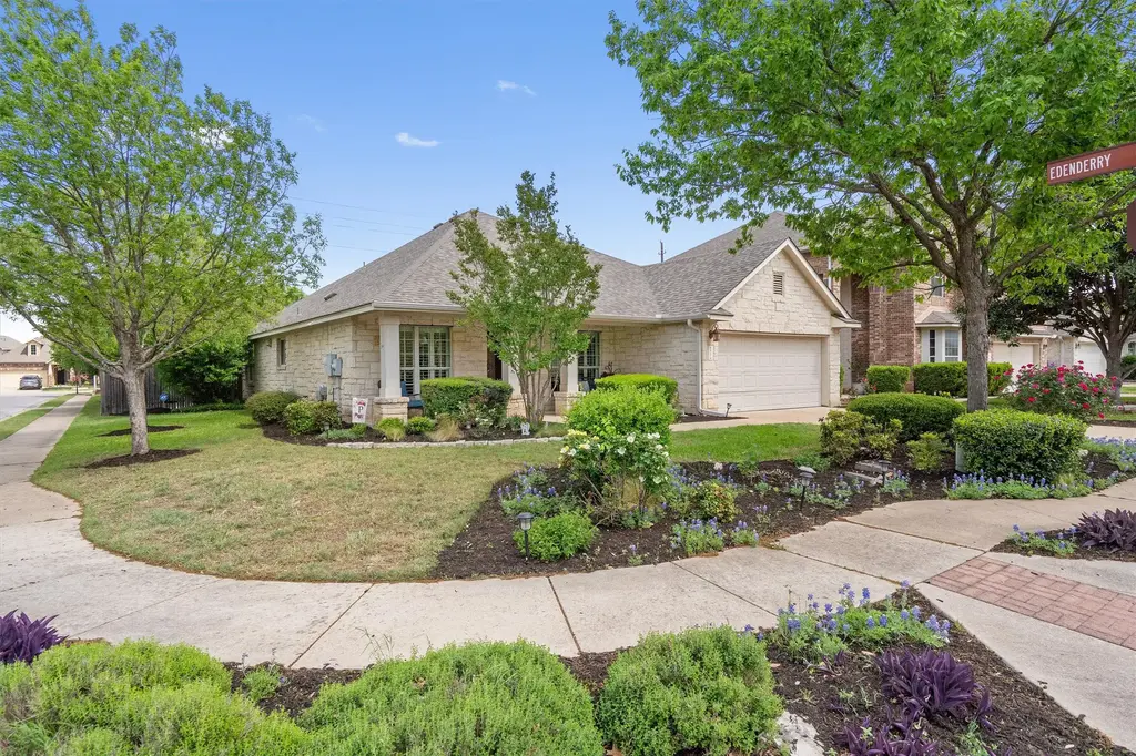 9437 Caves Valley Drive, Austin