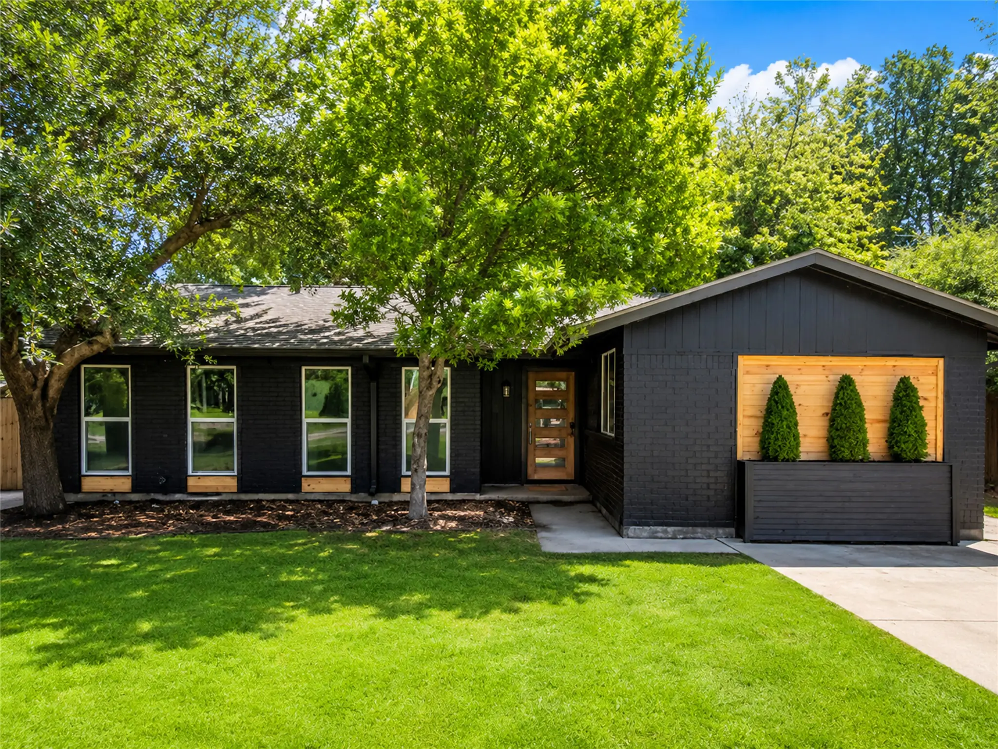Photo of Listing #8209082