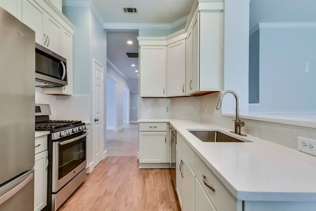 8401 Caledonia Drive, Austin