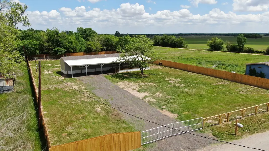 335 County Road 352, Gause