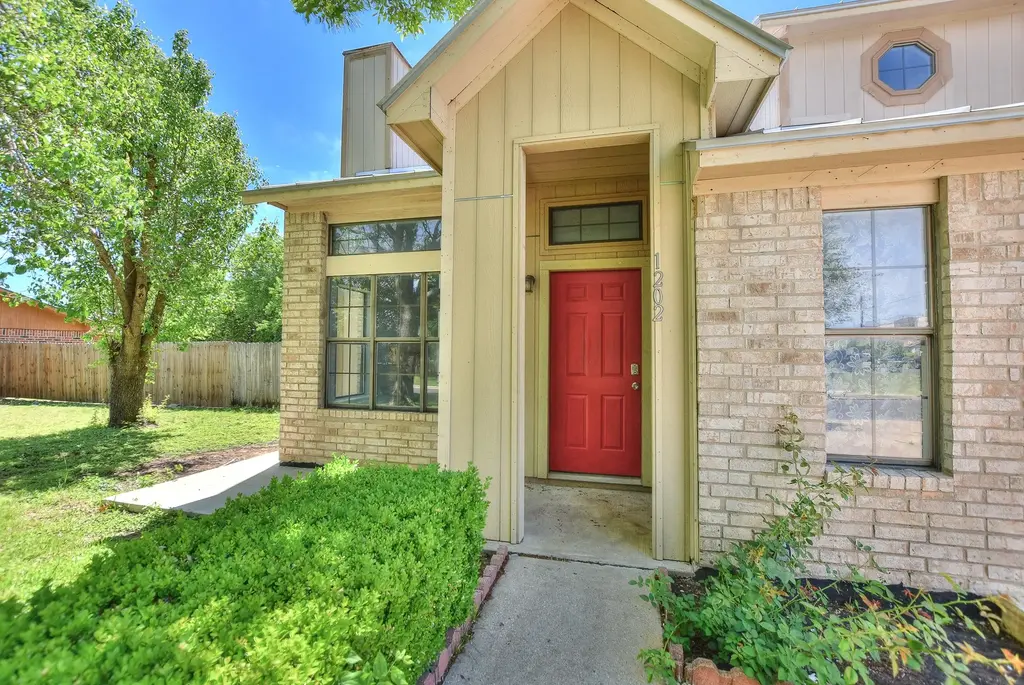 1202 Southwalk Street, Georgetown
