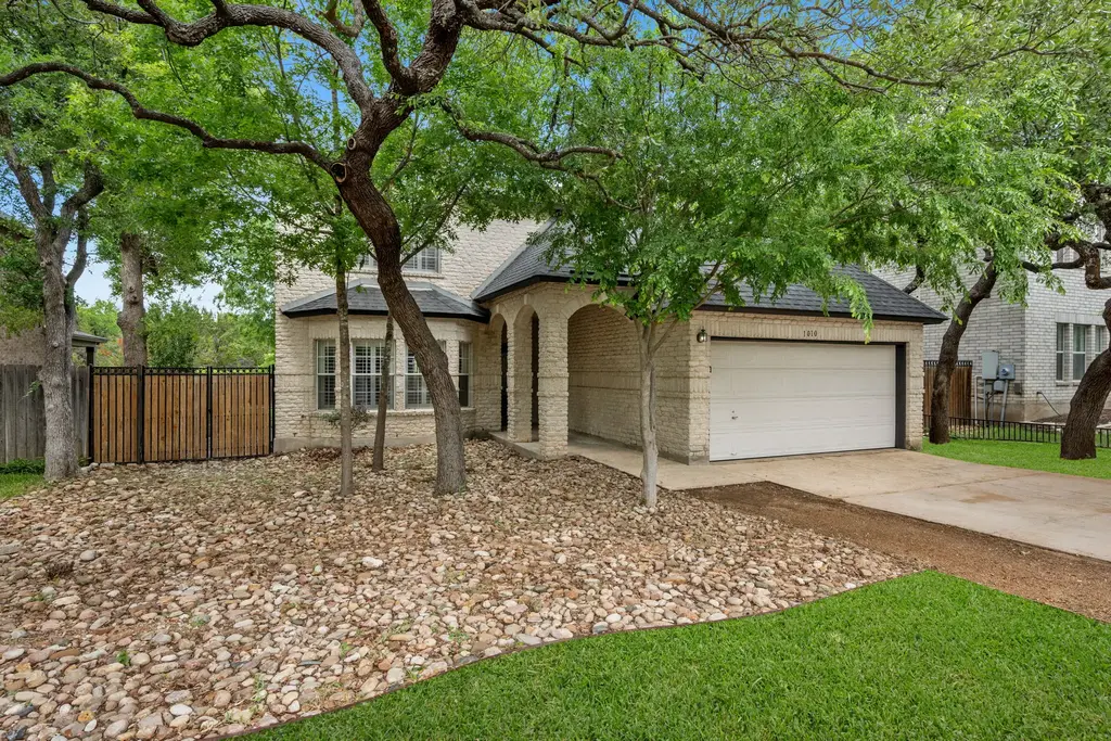 1010 Del Roy Drive, Cedar Park