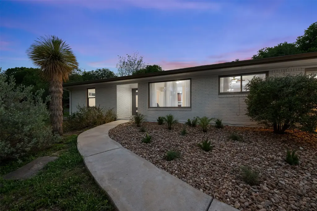 11502 Oakwood Drive, Austin