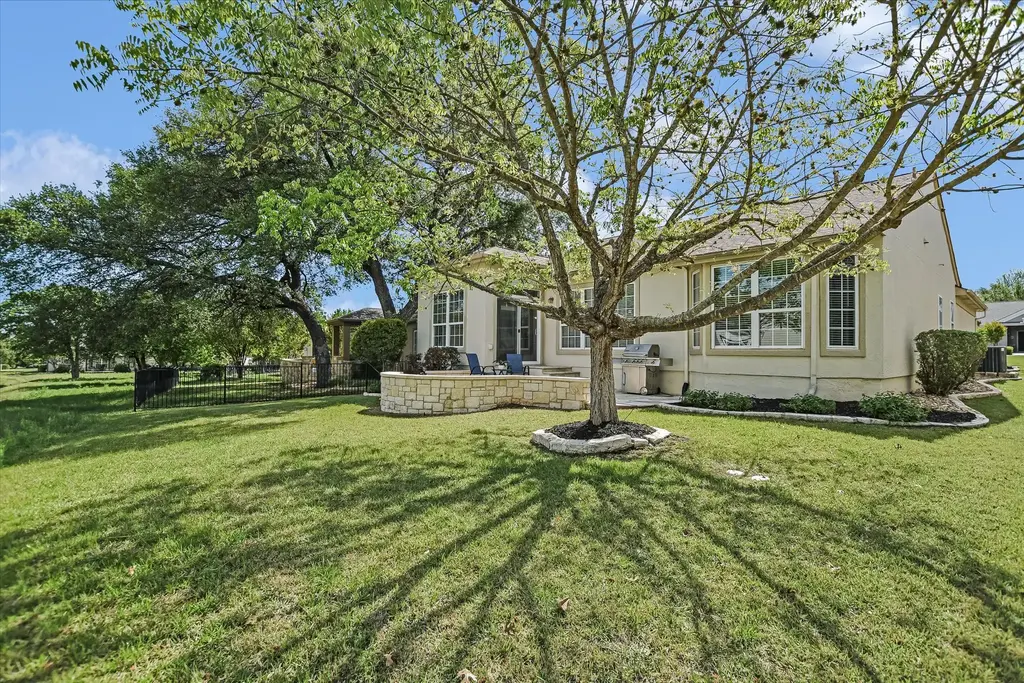 305 Rosecliff Drive, Georgetown