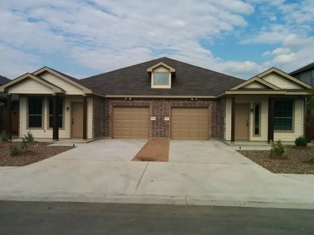 155 Creekside Villa Drive, Kyle