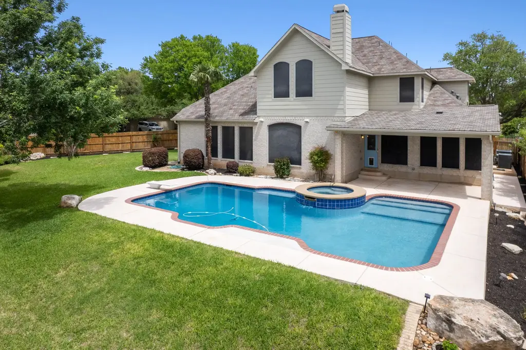 2300 Falkirk Cove, Round Rock
