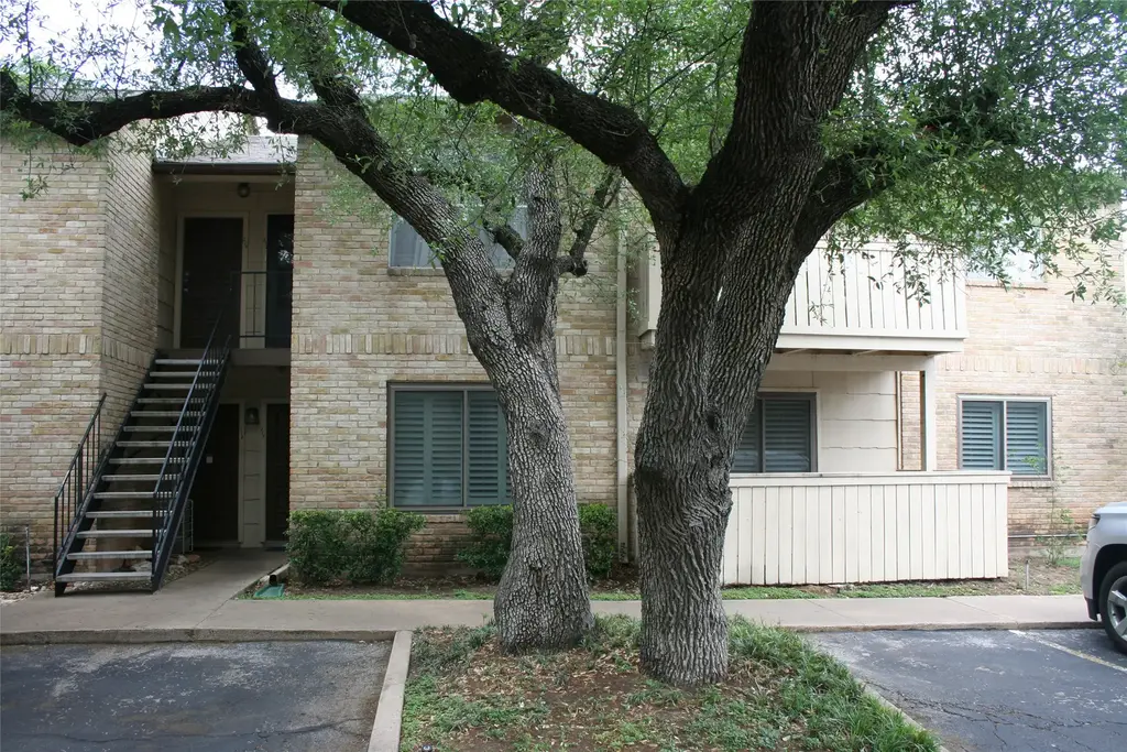 8210 Bent Tree Road 113, Austin