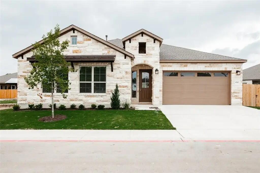 4747 Collins Street, Round Rock