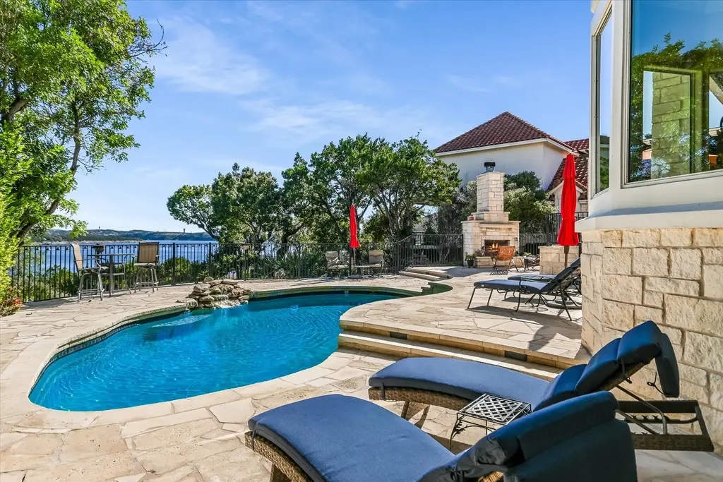 1817 Kingfisher Ridge Cove, Lago Vista