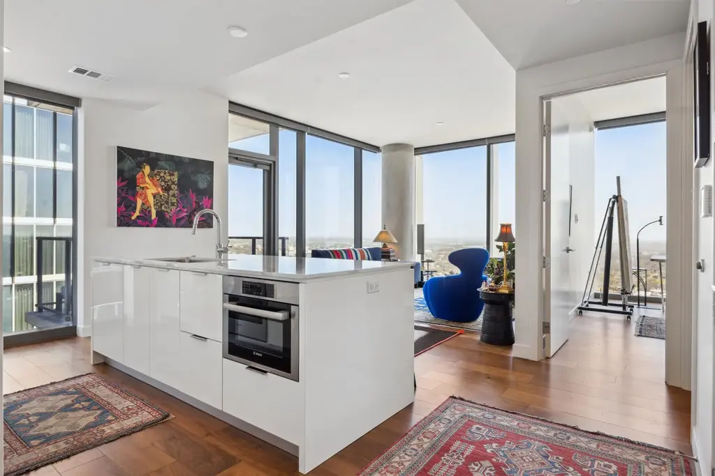 44 East Avenue 2607, Austin