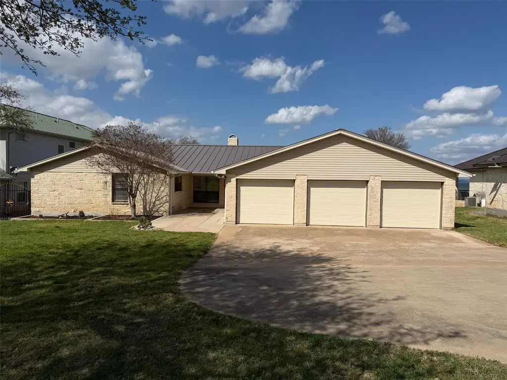 209 Senisa Drive, Buchanan Dam