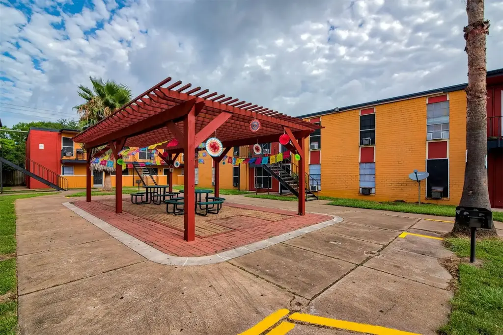 4300 S Shaver Street 11, Houston