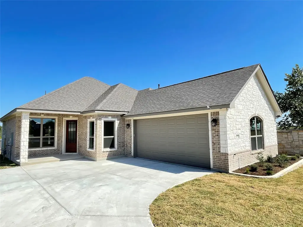 104 Creek Point Drive, Georgetown