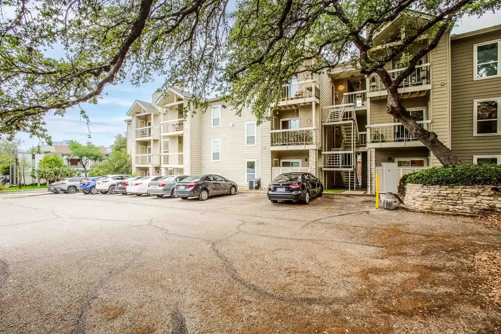 114 E 31st Street 207, Austin