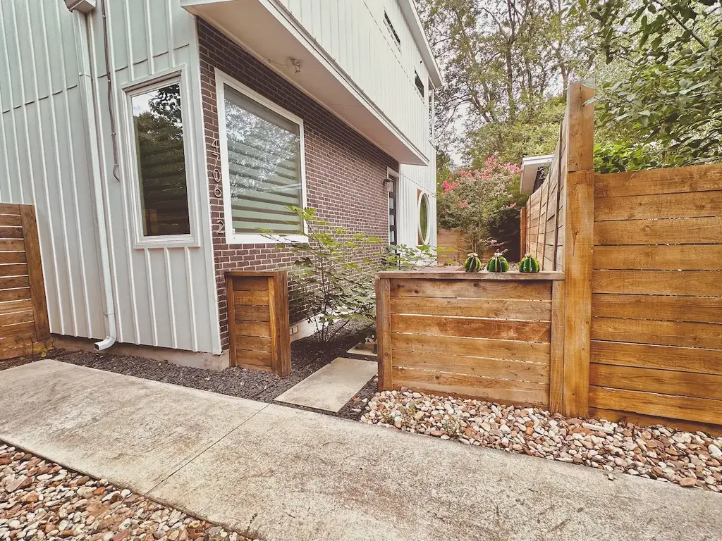 4706 Sylvandale Drive 2, Austin