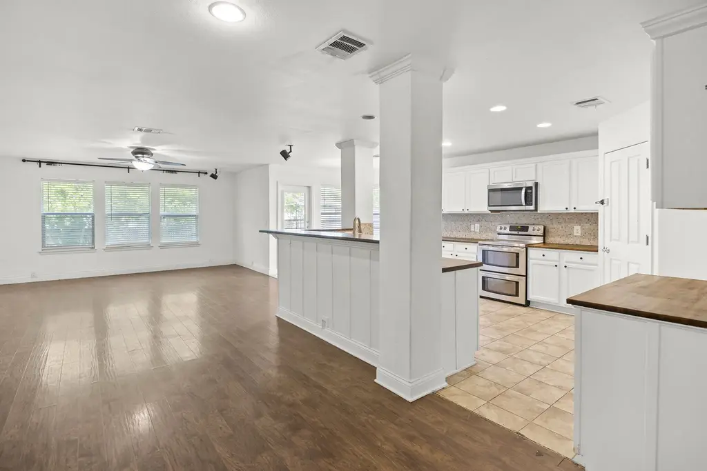 789 Kingfisher Lane, Leander