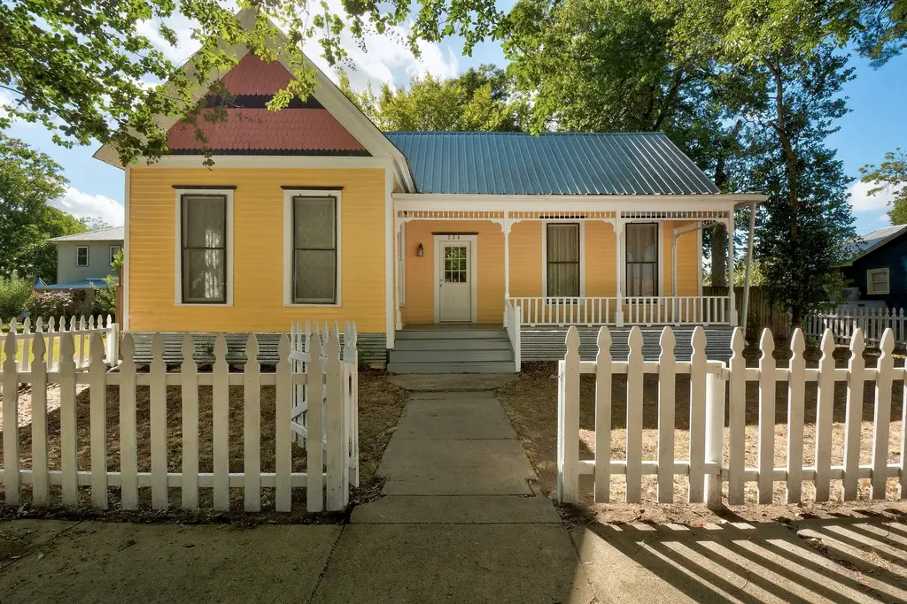 304 Olive Street, Smithville