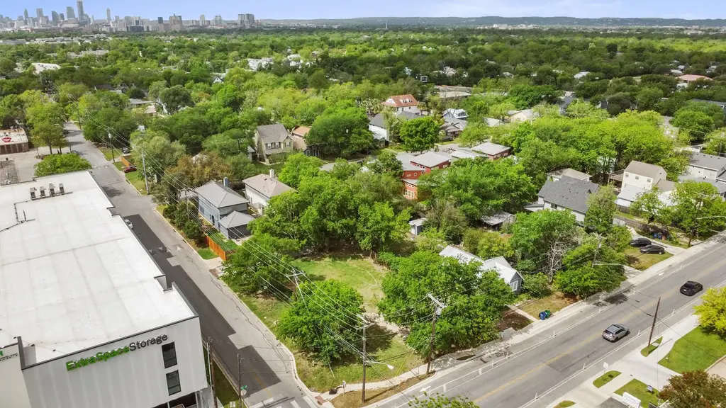 945 E 51st Street, Austin