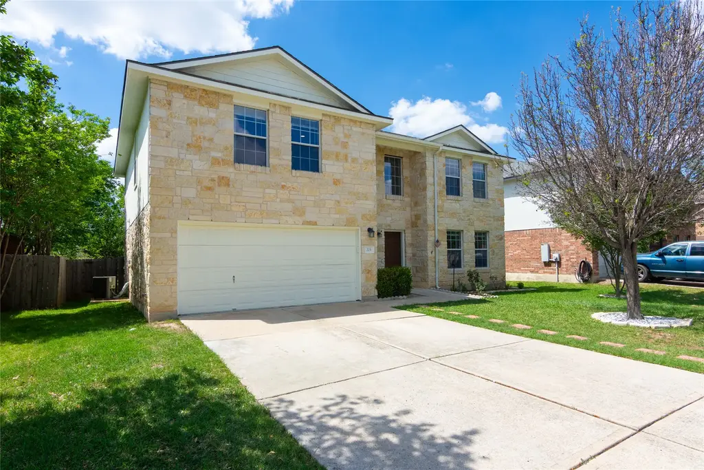 223 Herrera Trail, Hutto