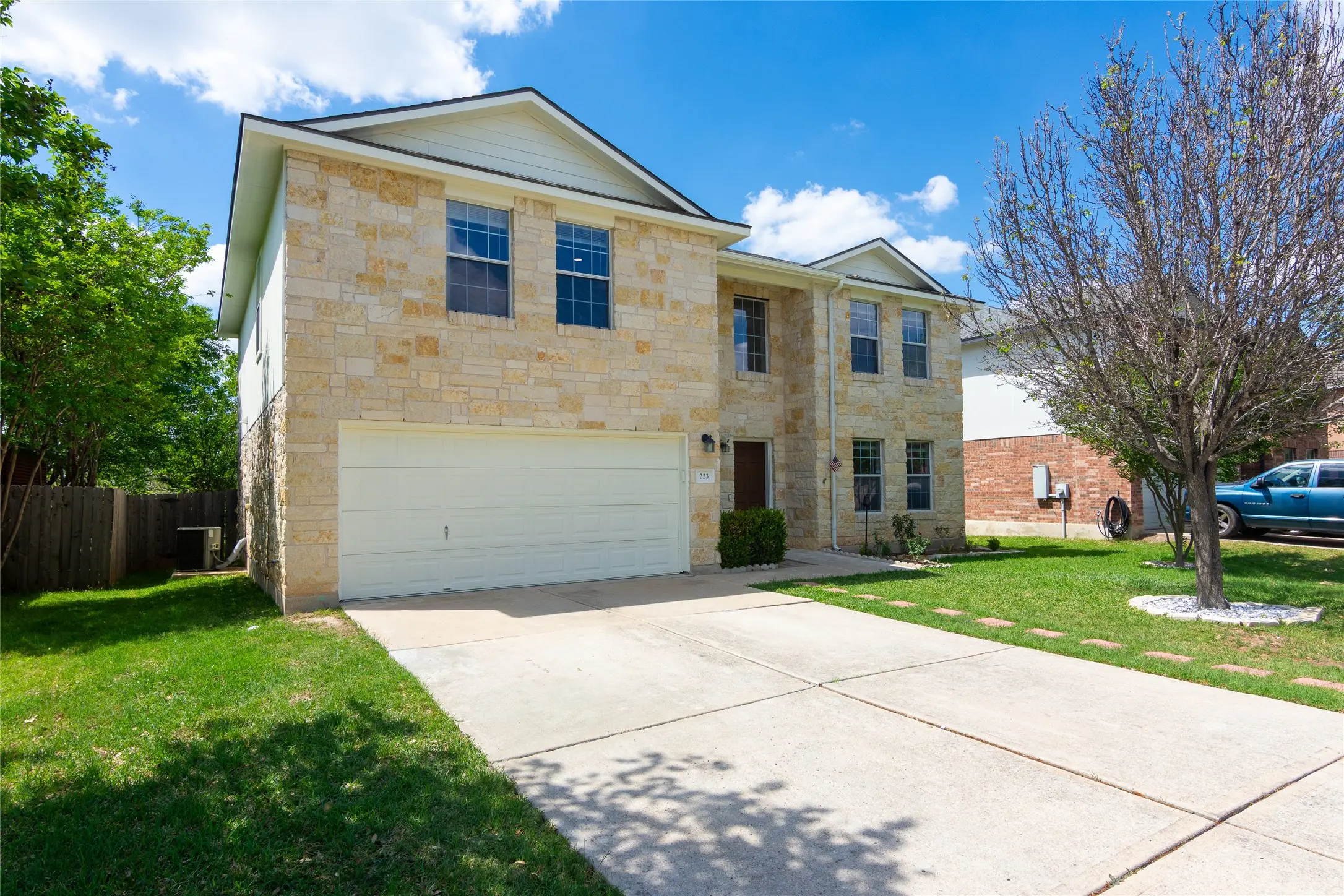 Photo of Listing #5561714