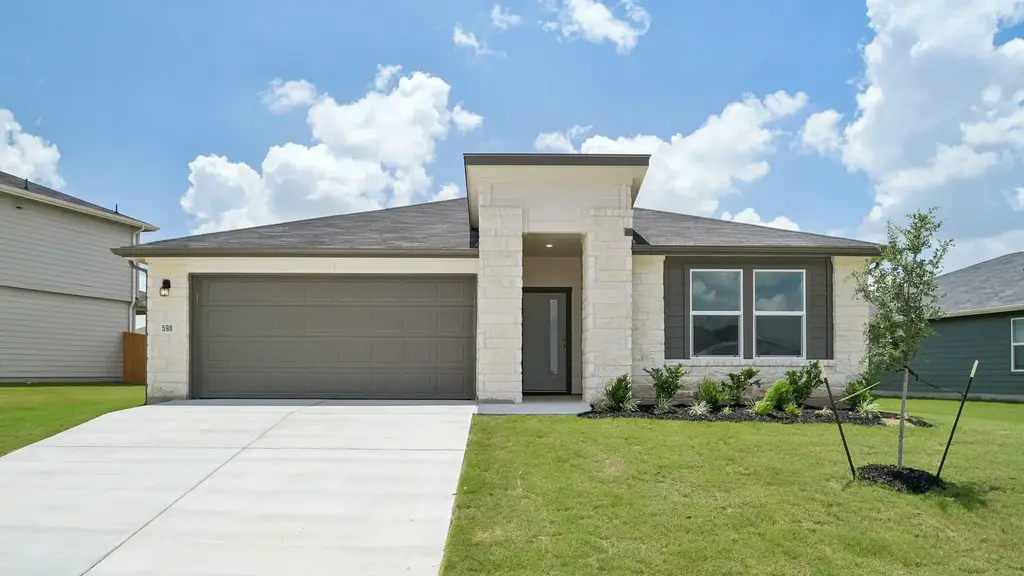 598 Globe Mallow Circle, Kyle