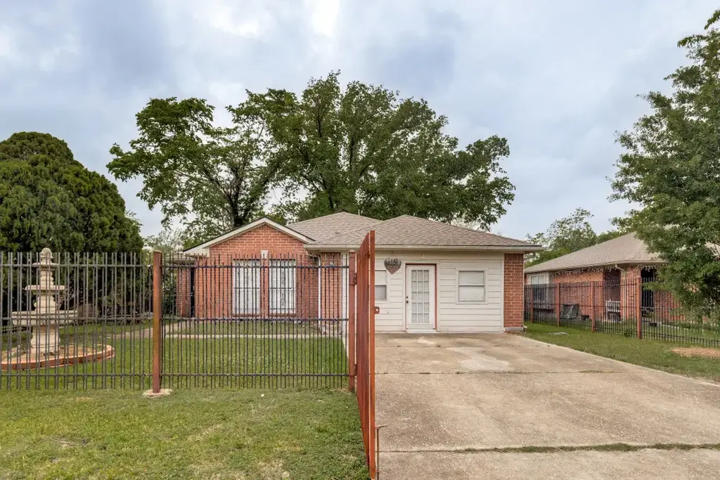 10007 Raymondville Road, Houston