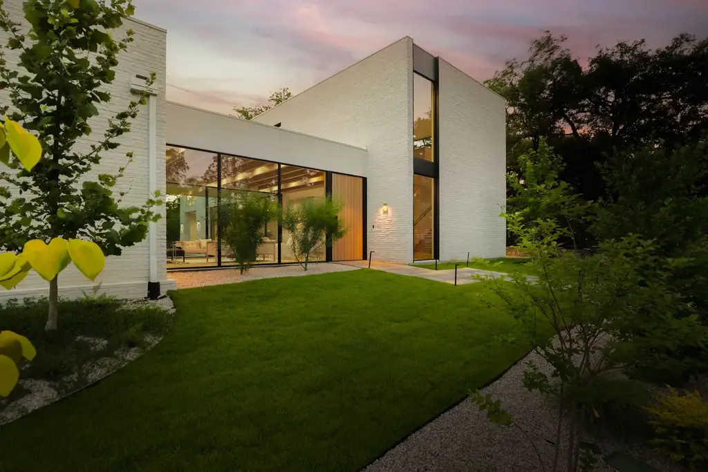 2106 Matthews Drive, Austin
